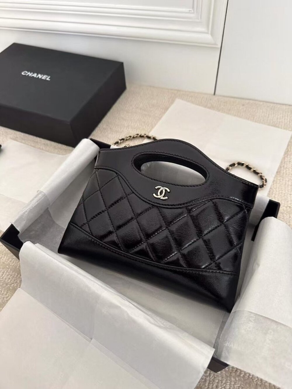 Classic CHANEL Bag: A Stylish and Versatile Choice for Elegance